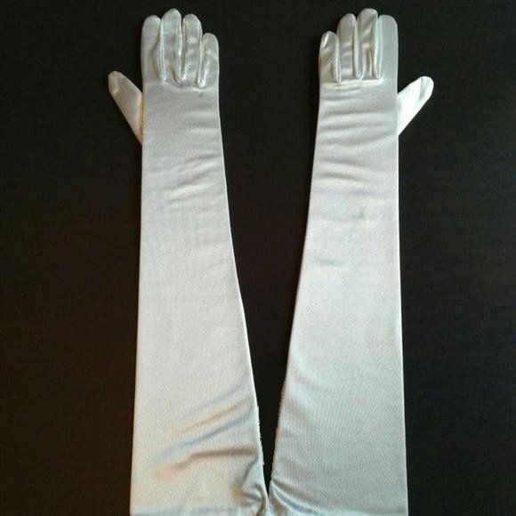 Long white satin gloves - Picture 2 of 4